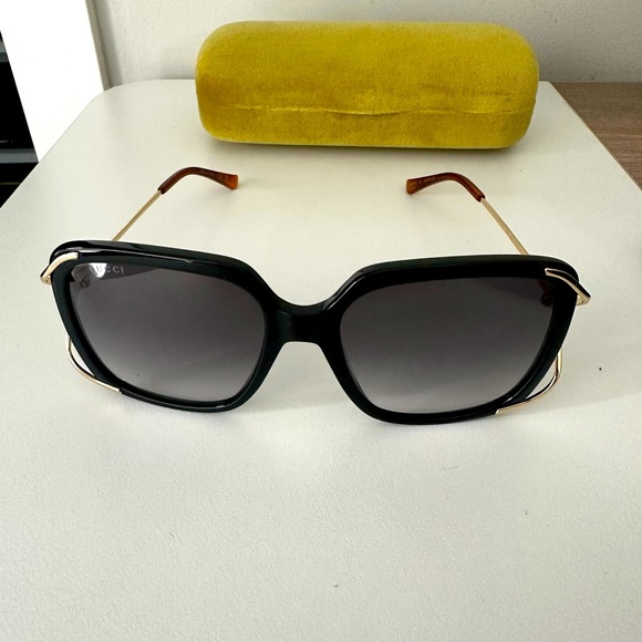 Women’s Gucci sunglasses Gg0647s - Picture 1 of 5